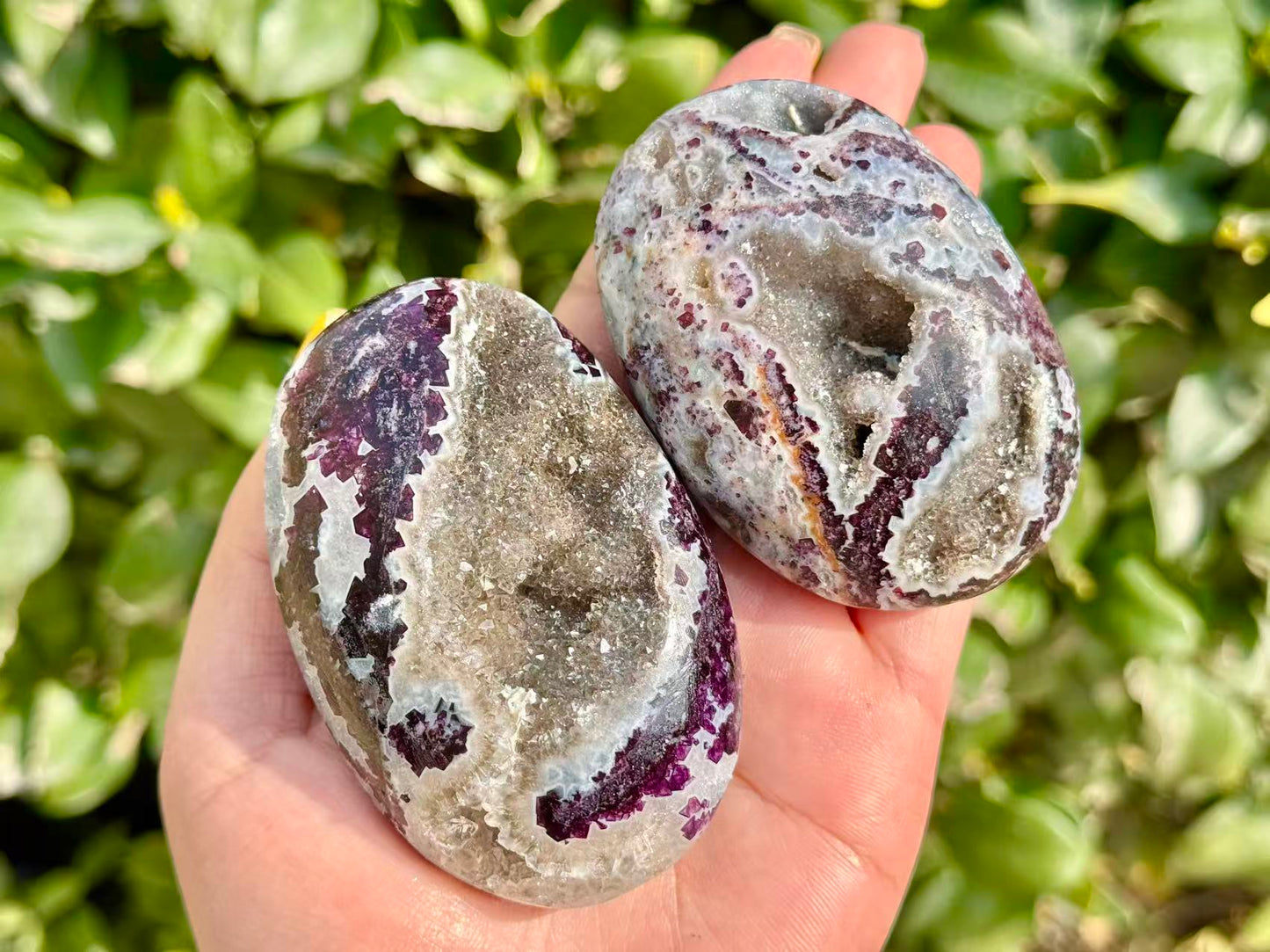 Natural Sphalerite Palm Stone,Purple Sphalerite Geode Worry Stone.Crystal gifts 1PC