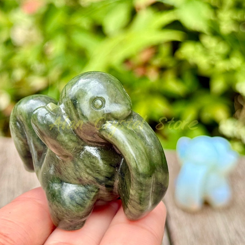Crystal Quartz Lickitung Carving.