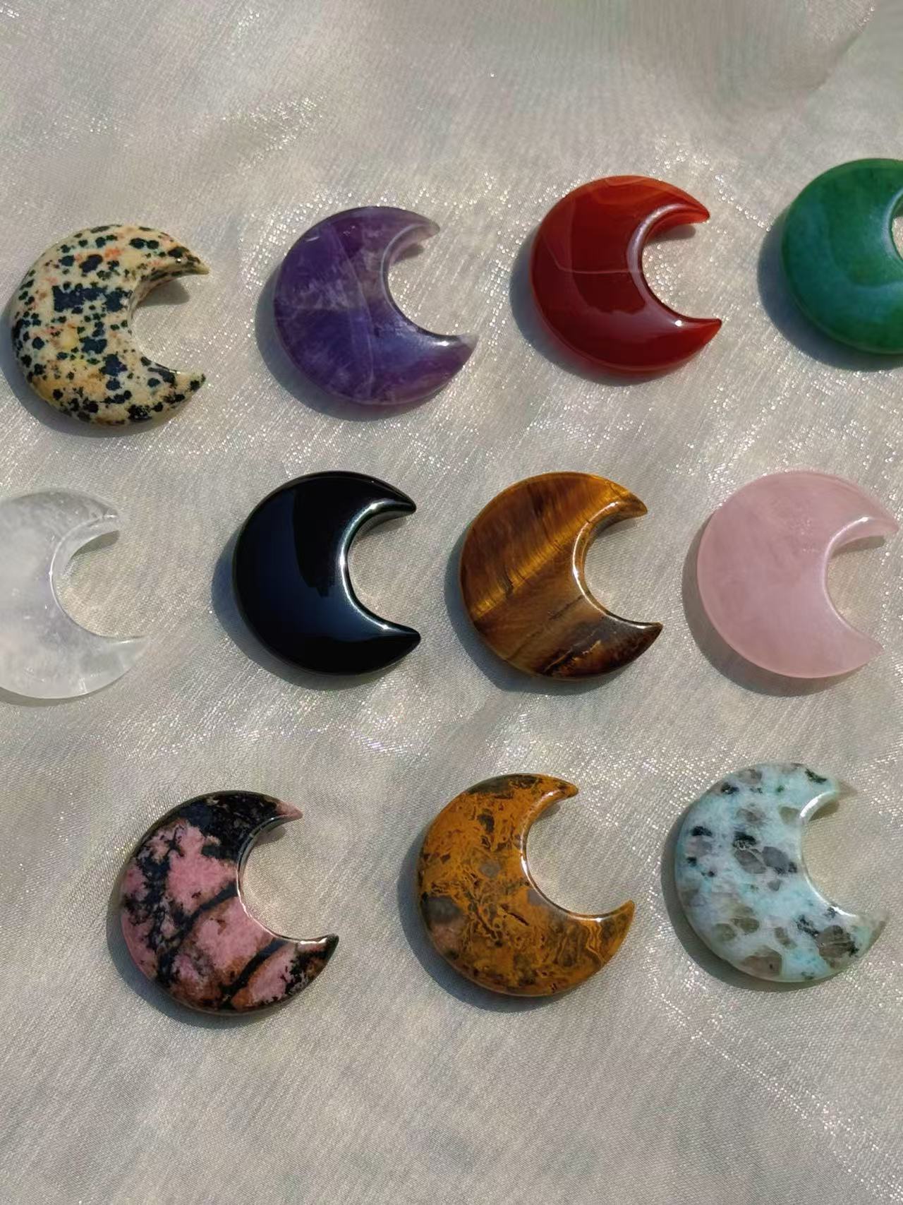 10PCS Natural Crystal Quartz Moon,Hand Carved Moon.Crystal gifts