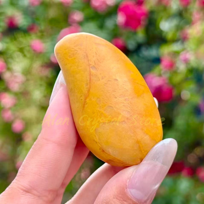 Yellow Jade Mango Carving Home Decoration