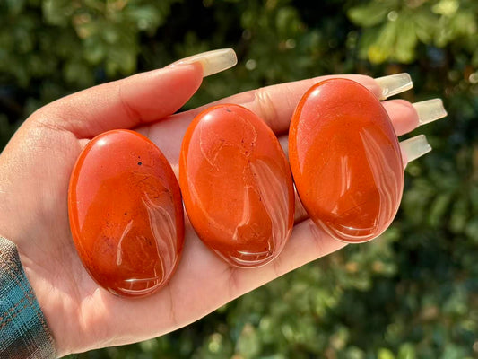 Natural Red Jasper Palm Stone,Crystal quartz Worry Stone.1PC